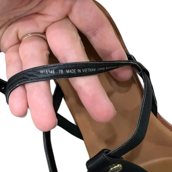 Cole Haan Black Flora Thong Sandals 7 - Picture 4 of 5